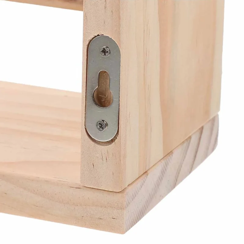 Etagère murale en bois clair avec rebord