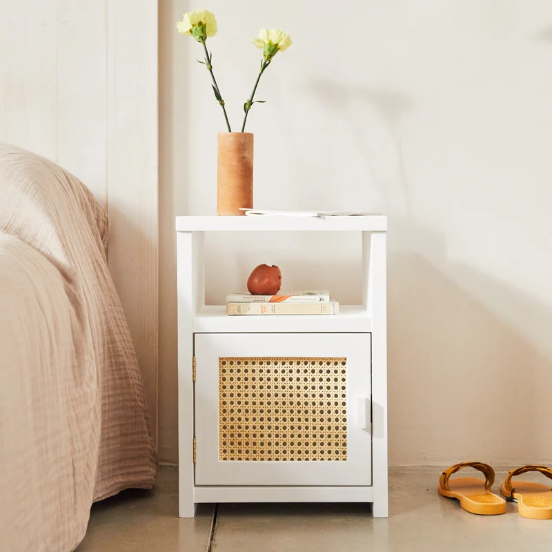 Mesita de noche con puerta Haydé