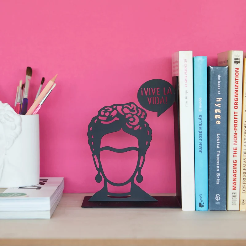 Porte-livres Frida – Balvi | Serre-livres métal noir design artiste