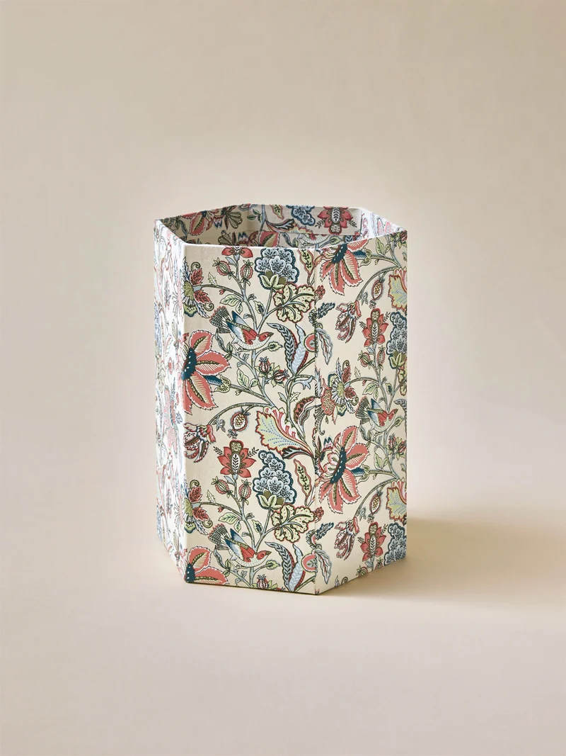 Corbeille à papier hexagonale