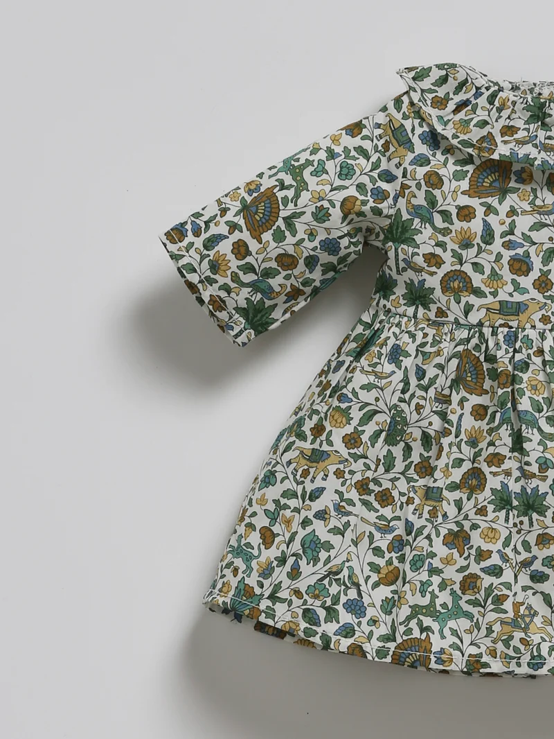 Robe de poupée en tissu Liberty IMRAN