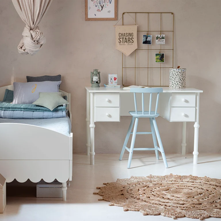 Bureau 4 tiroirs Wood Luck Babushka Blanc