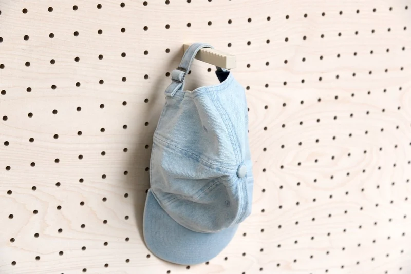 Support casquette mural – porte-casquette pour pegboard