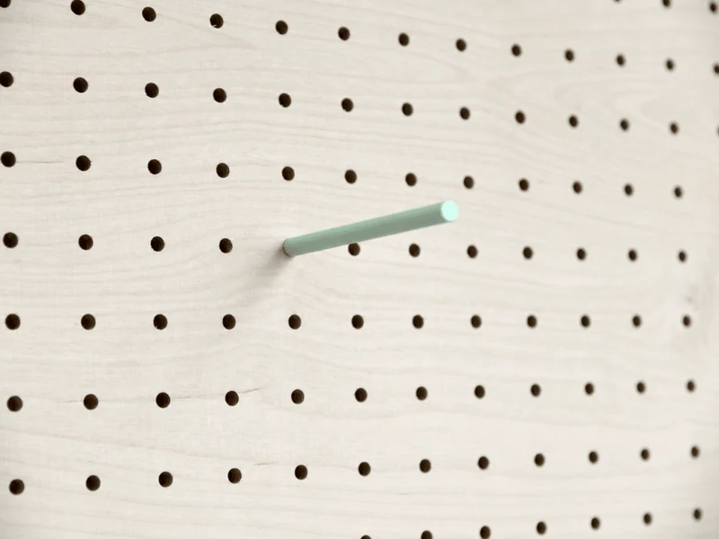 Goupille colorée pour pegboard – tige inox gainée pour panneau perforé