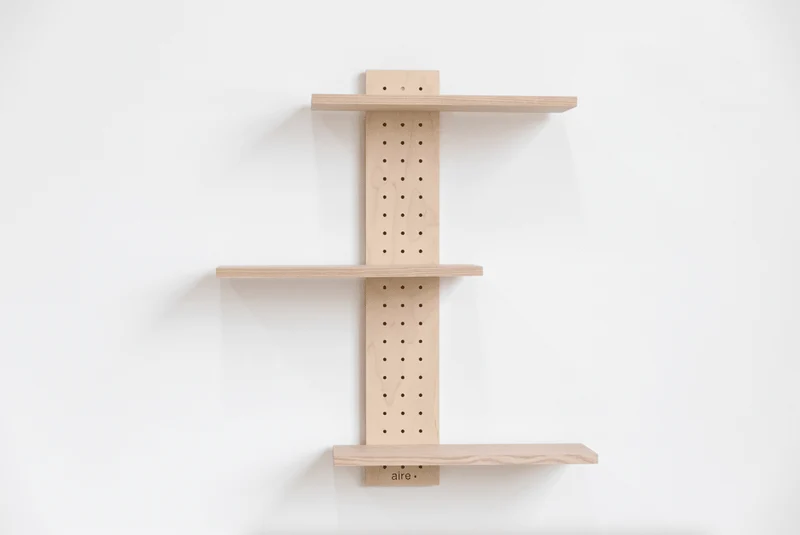 Pegboard vertical 12x69 cm + 3 tablettes frêne – étagère murale panneau perforé