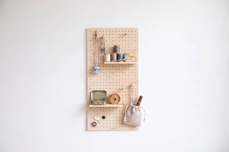 Starter Kit pegboard 9 mm – panneau perforé mural modulable 96 x 48 cm + accessoires