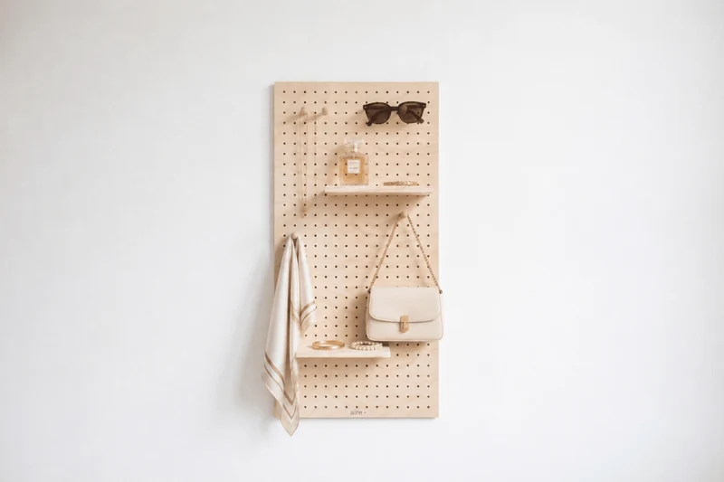Starter Kit pegboard 9 mm – panneau perforé mural modulable 96 x 48 cm + accessoires