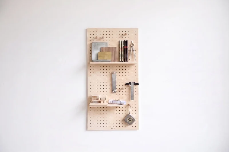 Starter Kit pegboard 9 mm – panneau perforé mural modulable 96 x 48 cm + accessoires