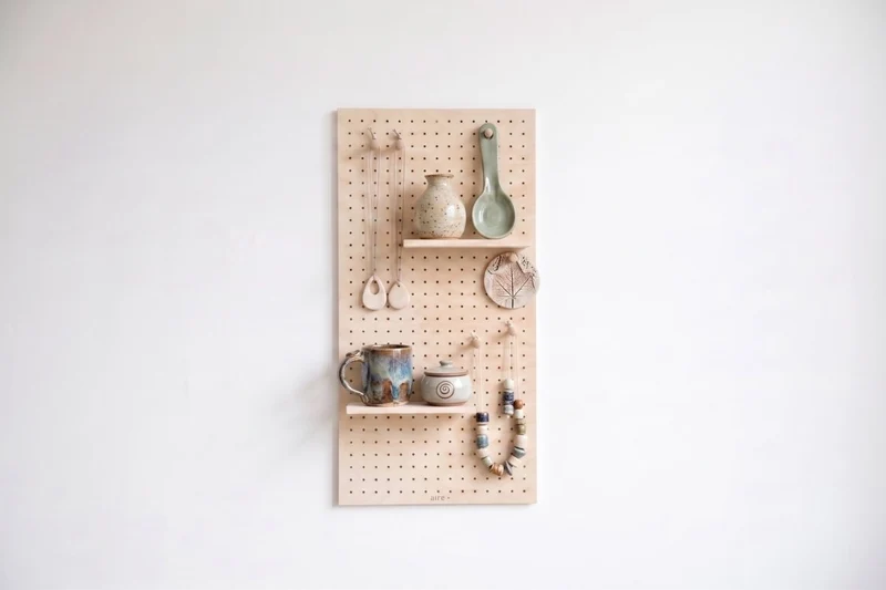 Starter Kit pegboard 9 mm – panneau perforé mural modulable 96 x 48 cm + accessoires