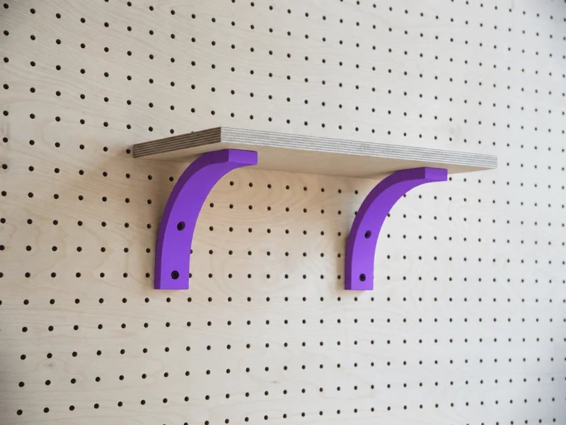 Étagère murale avec équerre pour pegboard – tablette en bois panneau perforé