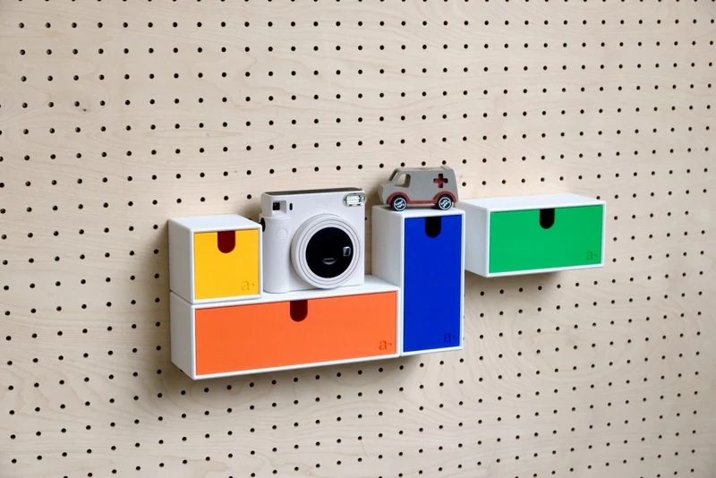 Casier coloré multifonction pour pegboard – bac de rangement mural