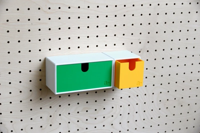 Casier coloré multifonction pour pegboard – bac de rangement mural
