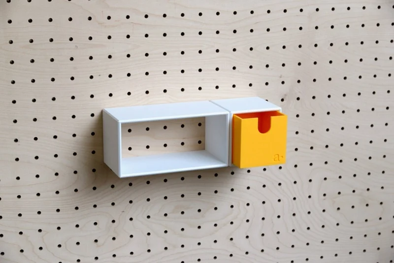 Casier coloré multifonction pour pegboard – bac de rangement mural