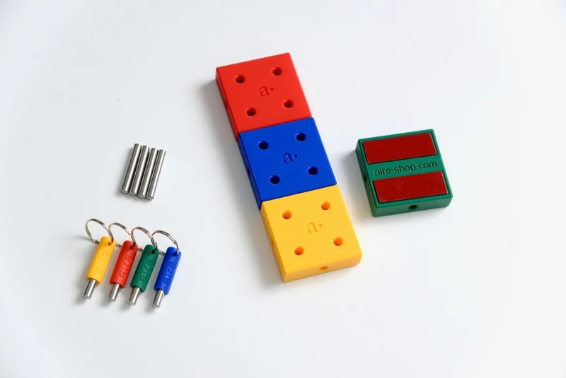 Porte-clés Color Block mural pour pegboard – rangement clés panneau perforé