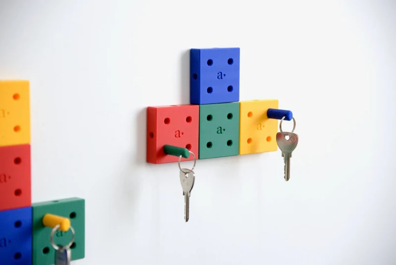 Porte-clés Color Block mural pour pegboard – rangement clés panneau perforé