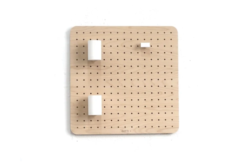 Pegboard cadeau de Noël enfant Artiste – panneau perforé + accessoires créatifs