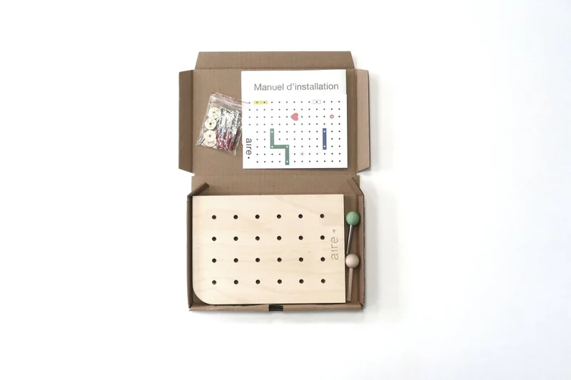 Échantillon pegboard – panneau perforé miniature en bois