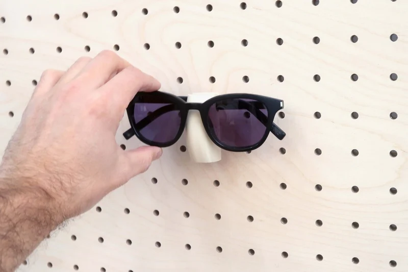 Porte-lunettes mural pour pegboard – support à lunettes panneau perforé