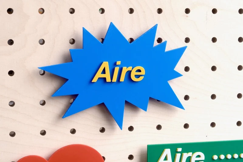 Pictogrammes et insignes pour pegboard – signalétique murale panneau perforé