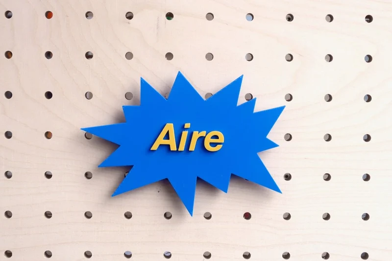 Pictogrammes et insignes pour pegboard – signalétique murale panneau perforé