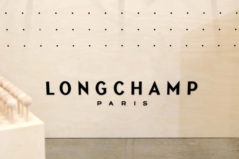 Votre logo sur pegboard – marquage et personnalisation sur mesure
