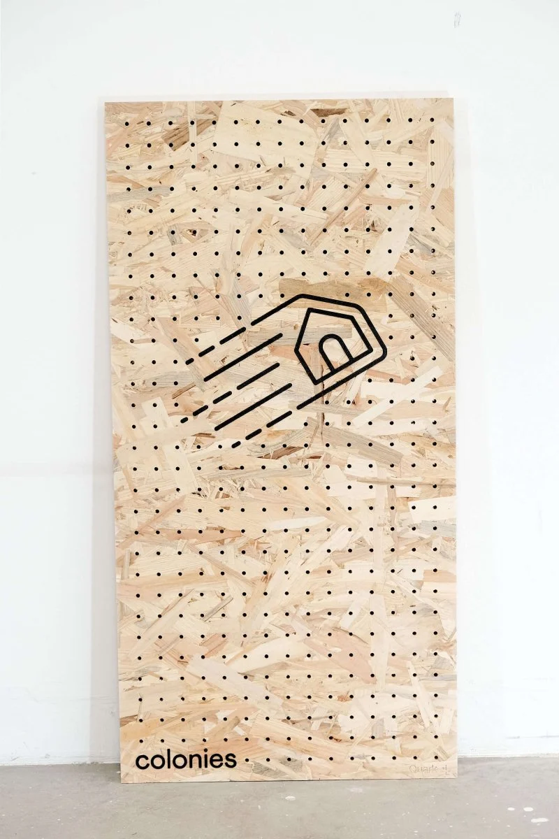 Votre logo sur pegboard – marquage et personnalisation sur mesure