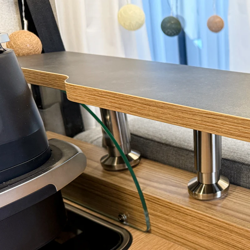 Plateau de rangement pour Mooveo à partir de 2026 avec découpe pour le couvercle de la cuisinière