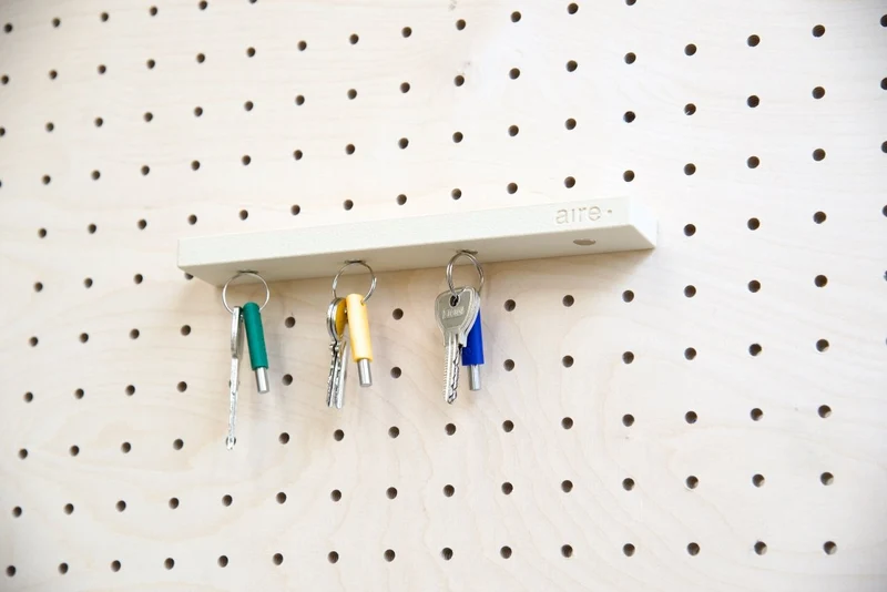 Porte-clés magnétique pour pegboard – 4 trousseaux, support mural
