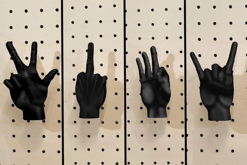 Patère main déco en impression 3D – crochet mural design pour pegboard