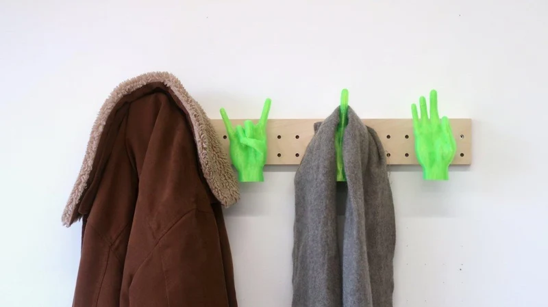 Patère main déco en impression 3D – crochet mural design pour pegboard