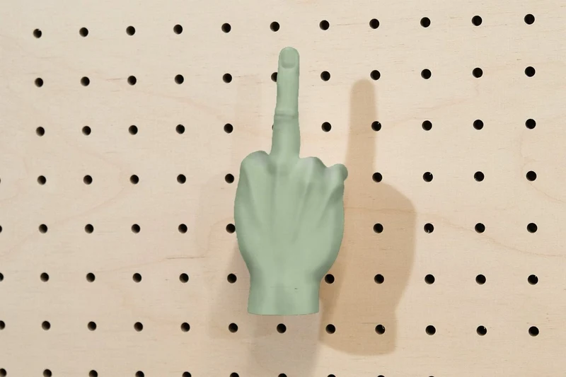 Patère main déco en impression 3D – crochet mural design pour pegboard