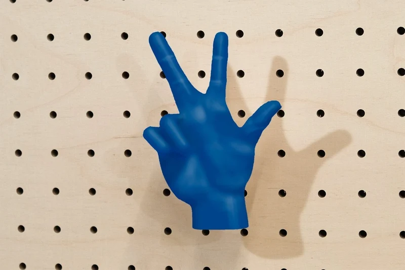 Patère main déco en impression 3D – crochet mural design pour pegboard