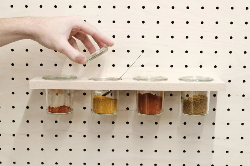 Porte-bocaux pour pegboard – étagère à épices et perles murale