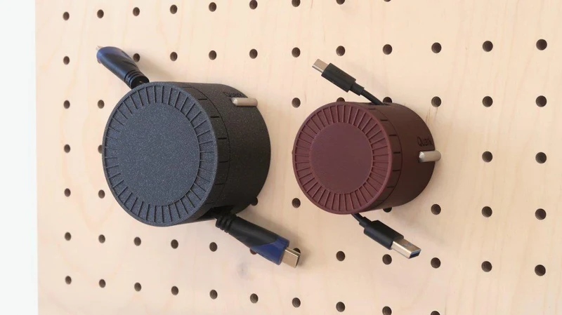 Enrouleur de câble pour pegboard – range-câble mural panneau perforé