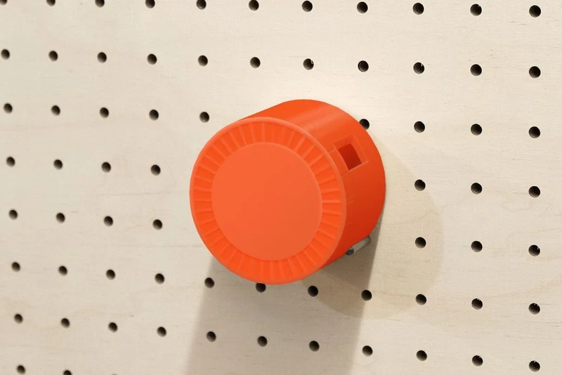 Enrouleur de câble pour pegboard – range-câble mural panneau perforé