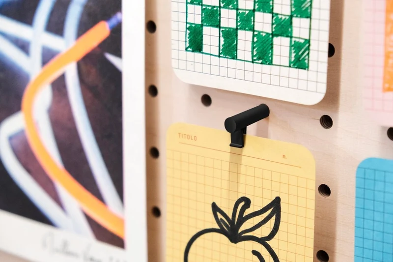 Porte-photos et pinces à cartes pour pegboard – impression 3D murale