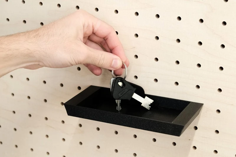 Plateau vide-poche flottant pour pegboard – étagère murale panneau perforé