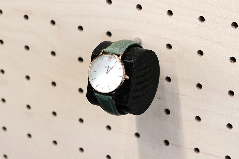 Porte-montre mural pour pegboard – support montre inox et impression 3D
