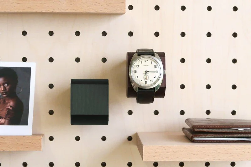 Porte-montre mural pour pegboard – support montre inox et impression 3D