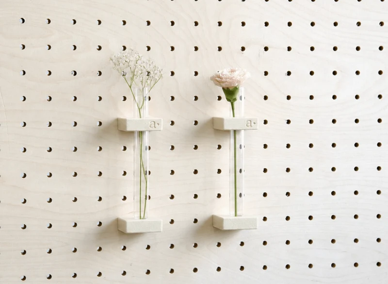 Soliflore mural pour pegboard – porte-fleur vase panneau perforé