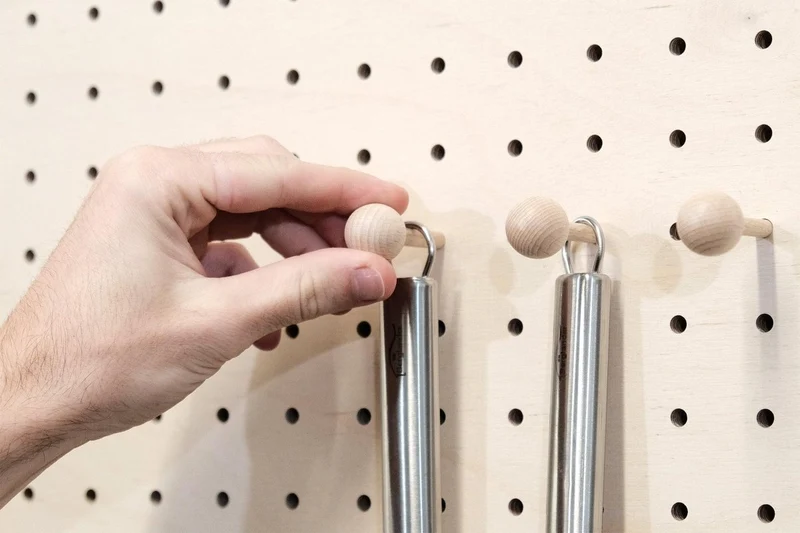 Tourillons en bois pour pegboard – goupilles à bille tournée