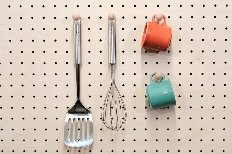 Tourillons en bois pour pegboard – goupilles à bille tournée