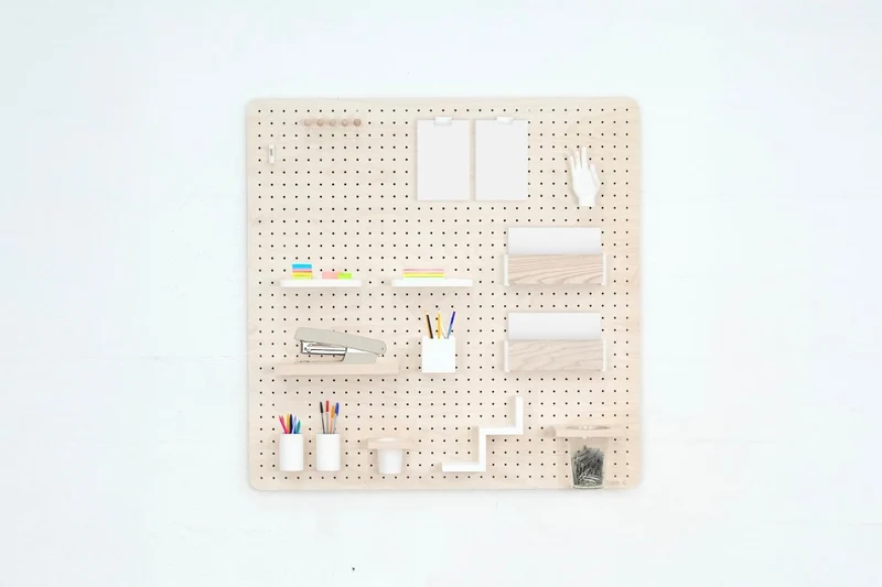 Kit animateur pegboard – panneau perforé mural + accessoires (kit tout-en-un)