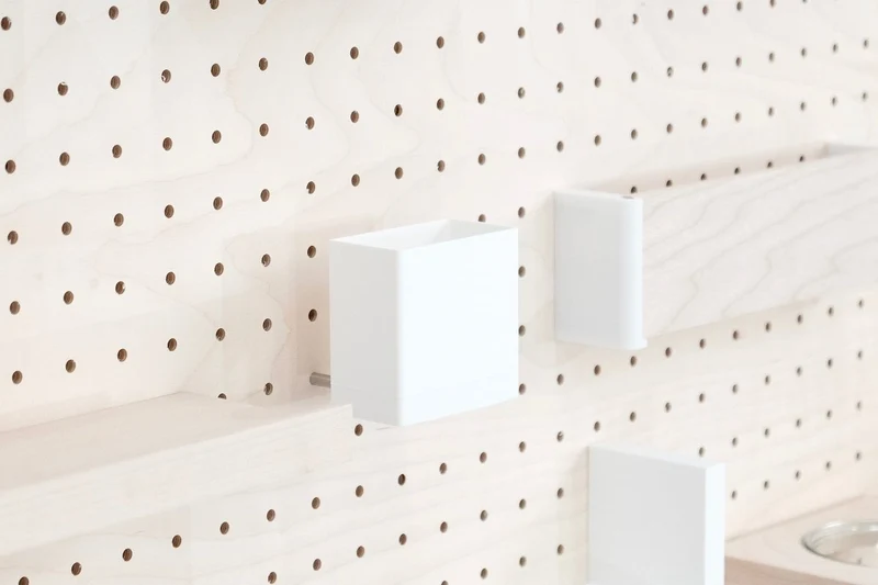 Kit animateur pegboard – panneau perforé mural + accessoires (kit tout-en-un)