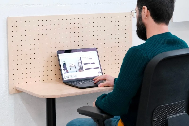 Module Focus pour pegboard – kit d'accessoires de bureau mural