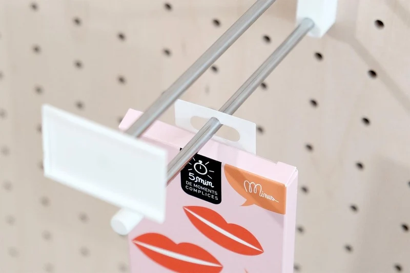 Crochet métallique coloré pour pegboard – broche murale panneau perforé