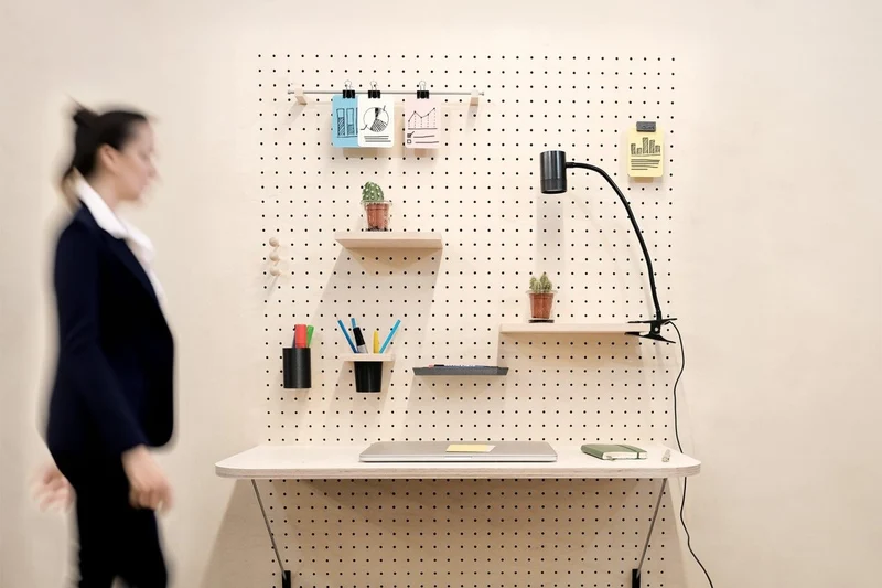 Bureau modulaire mural pour pegboard – plan de travail panneau perforé