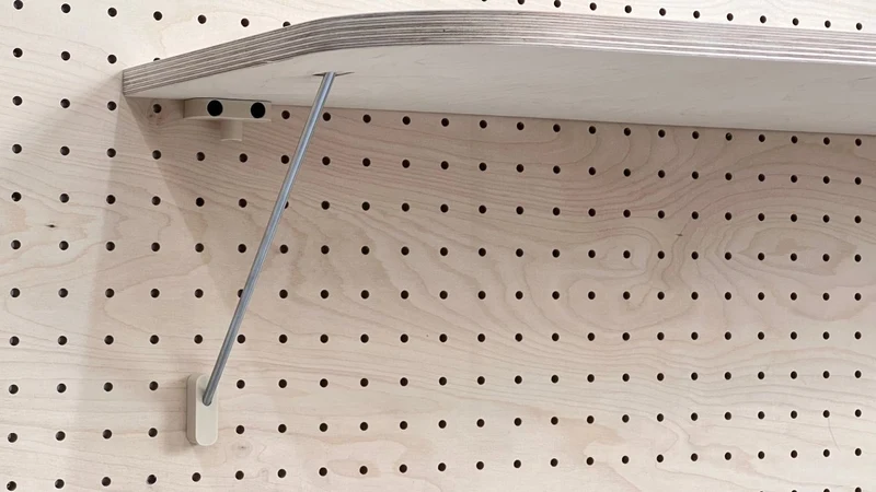 Bureau modulaire mural pour pegboard – plan de travail panneau perforé