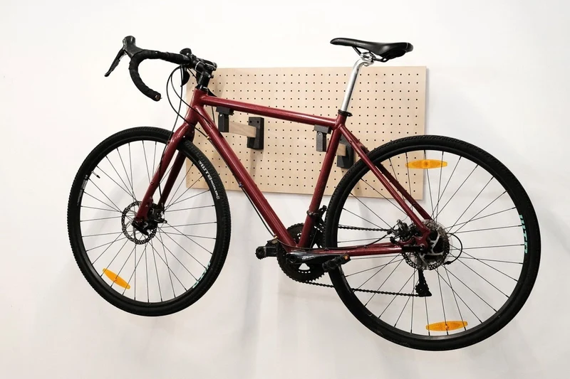 Support vélo mural pour pegboard – porte-vélo panneau perforé