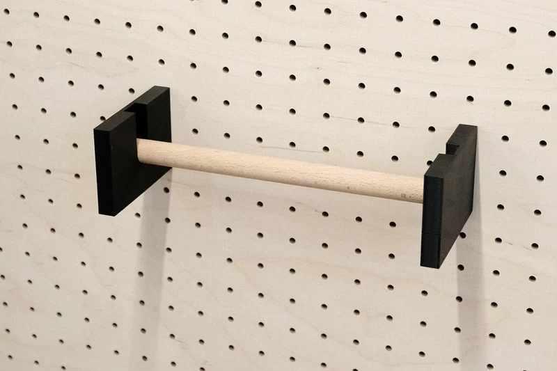 Porte-rouleau essuie-tout mural pour pegboard – panneau perforé cuisine